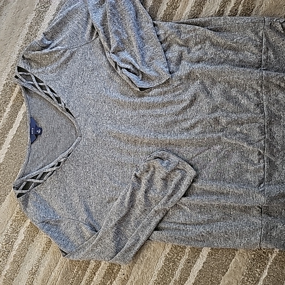 Ladies XL grey top with lattice trim